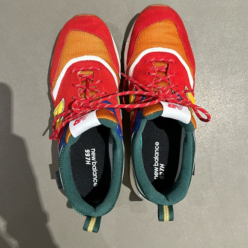 Like new New Balance sneakers